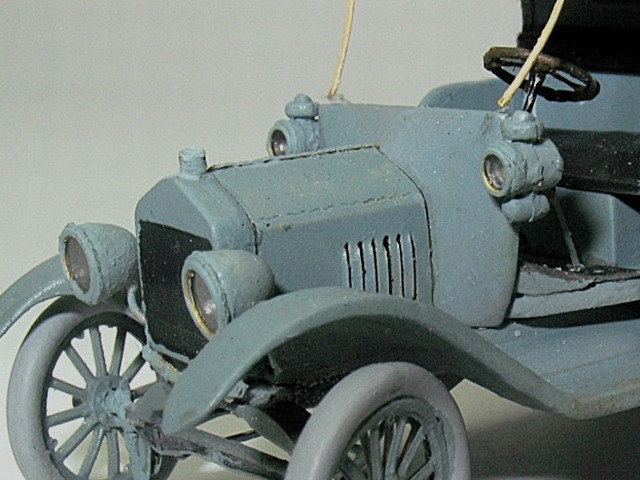 Eine gewagte Nahaufnahme der vorderen Lampen in 1:72.