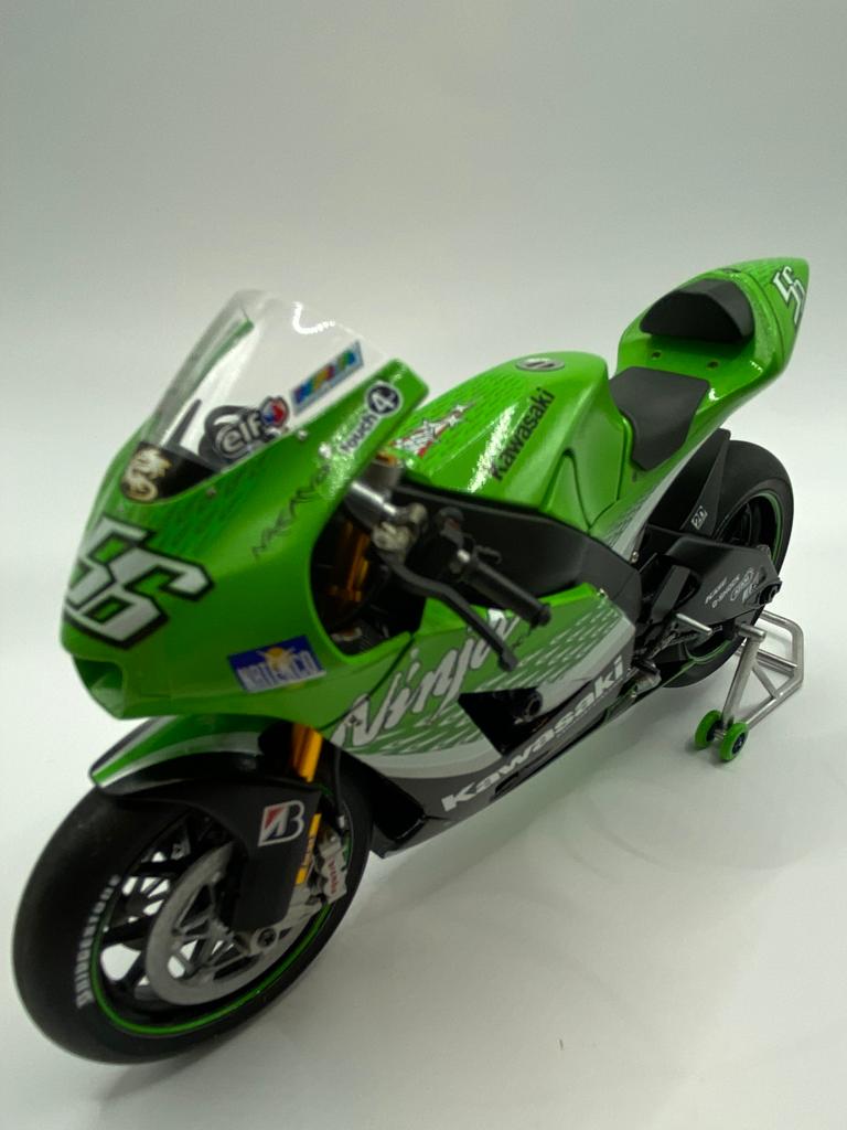 Modellino Moto Welly 1:18 Kawasaki ZX-10 RR Ninja 2016 - Collezione In Plastica E Metallo