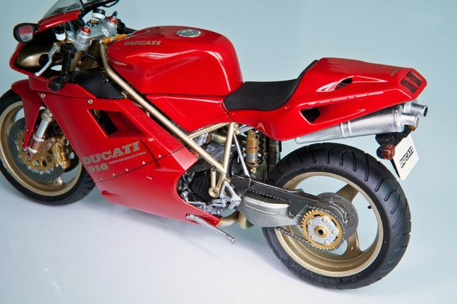 Ducati 916