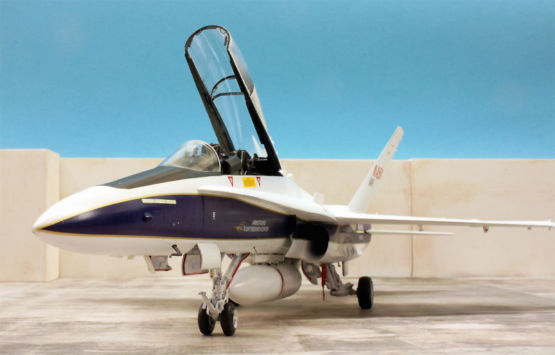 McDonnell Douglas F/A-18B Hornet