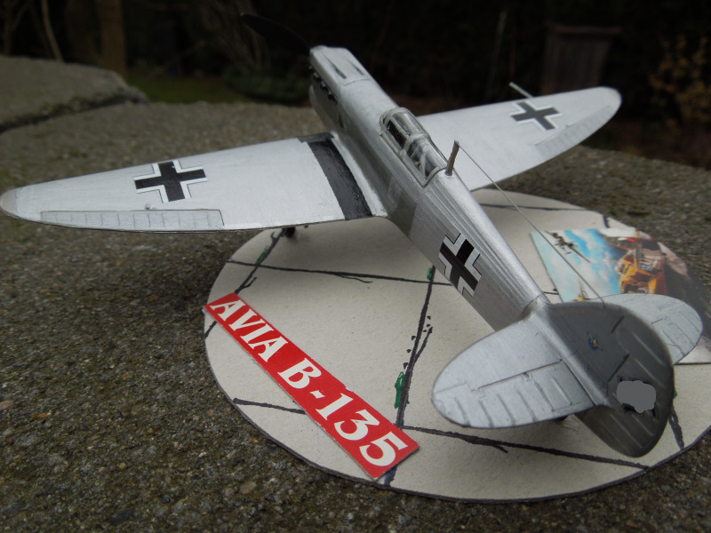 Avia B-135