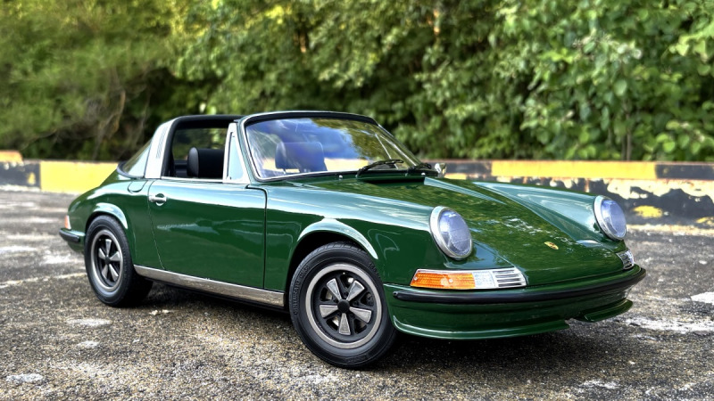 Porsche 911 Targa 2.4 (Ölklappe)