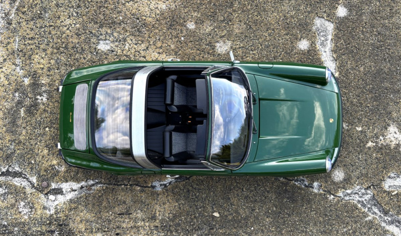 Porsche 911 Targa 2.4 (Ölklappe)