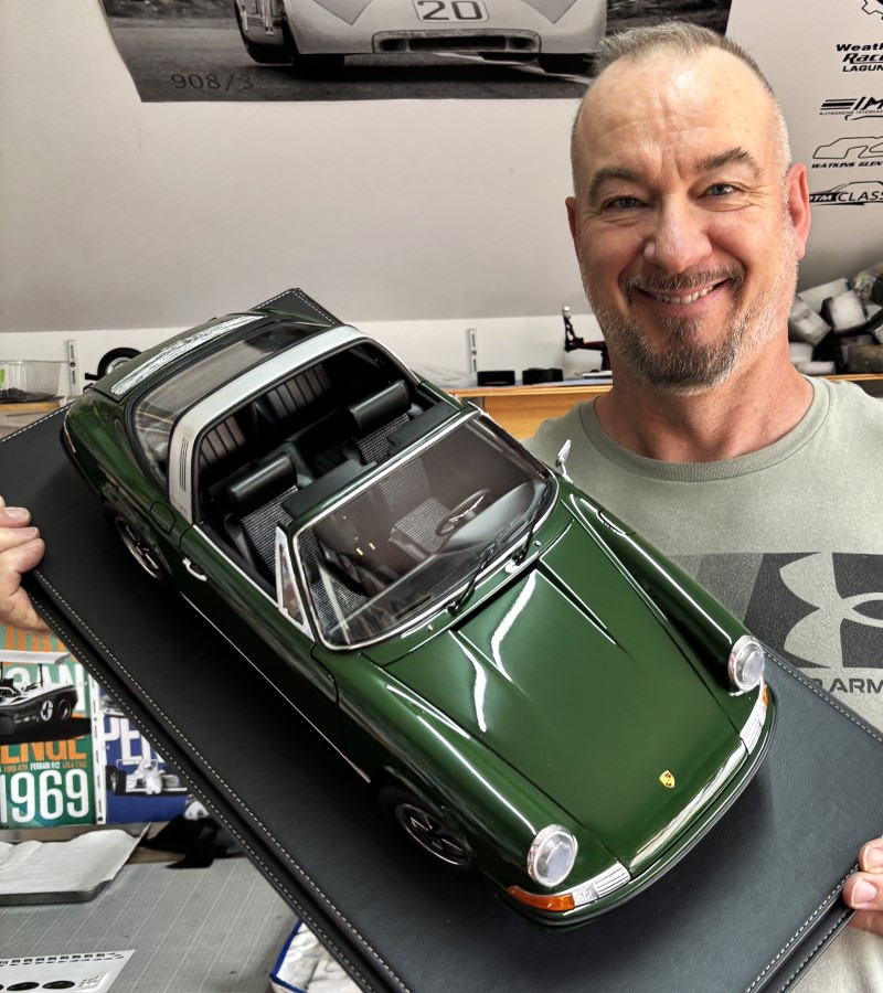 Porsche 911 Targa 2.4 (Ölklappe)