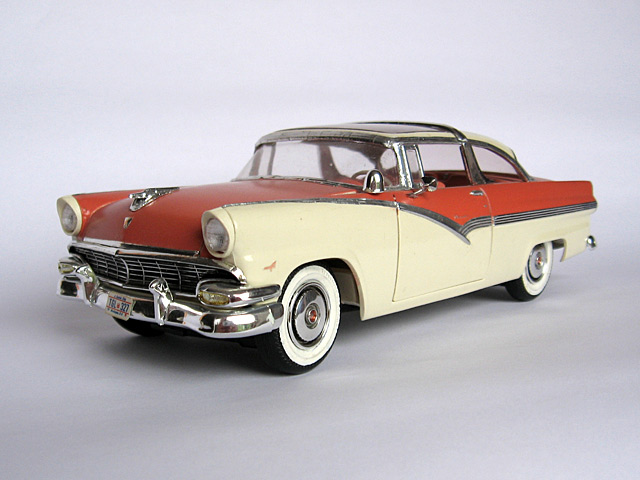 1956 Ford Fairlane Crown Victoria AMT Ertl 1 25 von Michael Husch