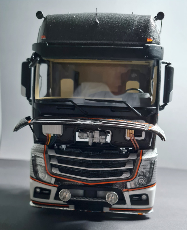 https://www.modellversium.de/galerie/img/5/4/3/17543/3317525/mercedes-benz-actros-mp4-revell.jpg