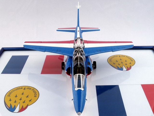MyPuzzle Premium 500 Teile Puzzle 'Helmet & Dassault/Dornier Alpha Jet' - 48x34 Cm, Farbintensiv & Klimakompensiert