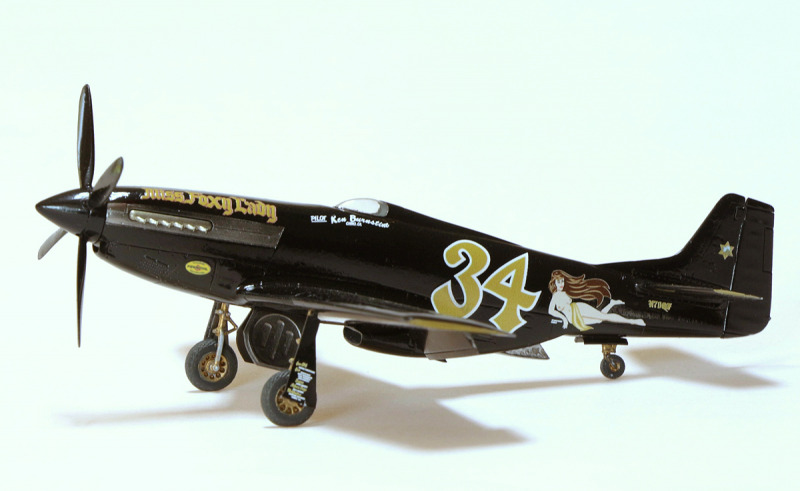 Race Mustang P-51 "Miss Foxy Lady" (Black)