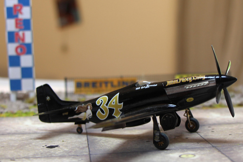 Race Mustang P-51 #34 "Miss Foxy Lady" (Black)