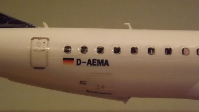 Embraer 195