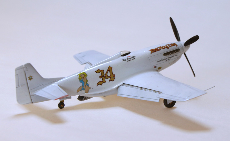 Race Mustang P-51 #34 "Miss Foxy Lady" (White)