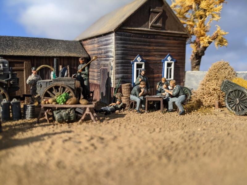 Das Diorama zeigt Soldaten einer deutsche Kompanie beim Abendessen