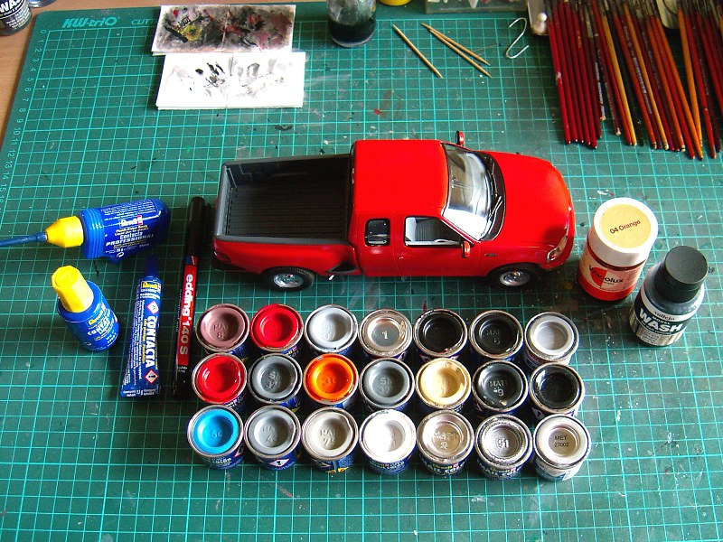 Das fertige Modell mit den verwendeten Materialien