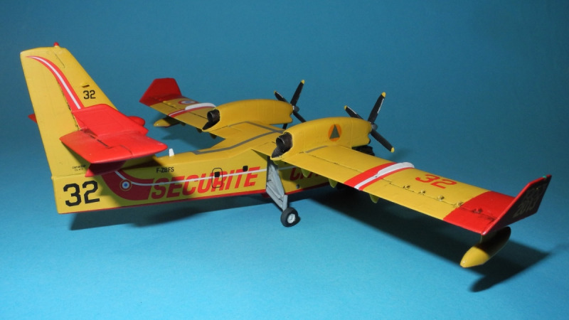 Canadair CL-415