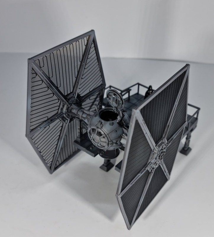 TIE Fighter bei der Wartung