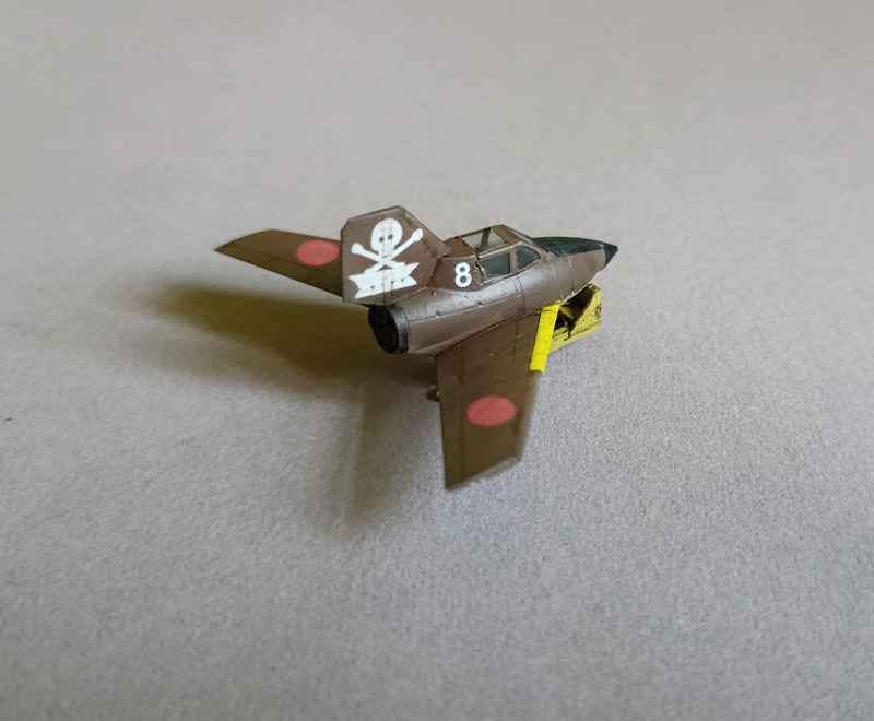 Tai-atari Yuyoku Funshindan mit eckiger Kanzel