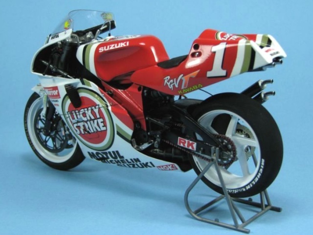 Suzuki RGV 500