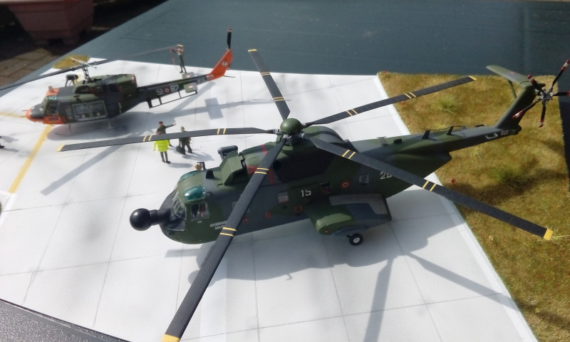 Sikorsky HH-3F Pelican Limited Edition Large Mahogany Model 