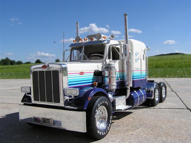 Peterbilt 359