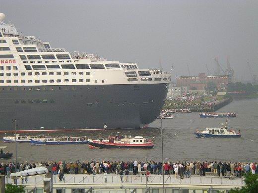 Queen Mary 2 in Hamburg