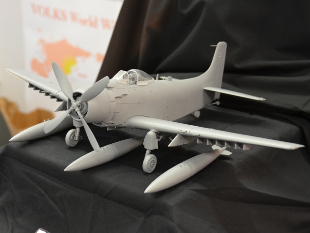 Zonkei-Muras neue Skyraider in 1:32. Von dieser Firma sind bisher eine Shinden, eine Ta 152 H-1 sowie ein Kettenkrad in 1:32 erschienen.