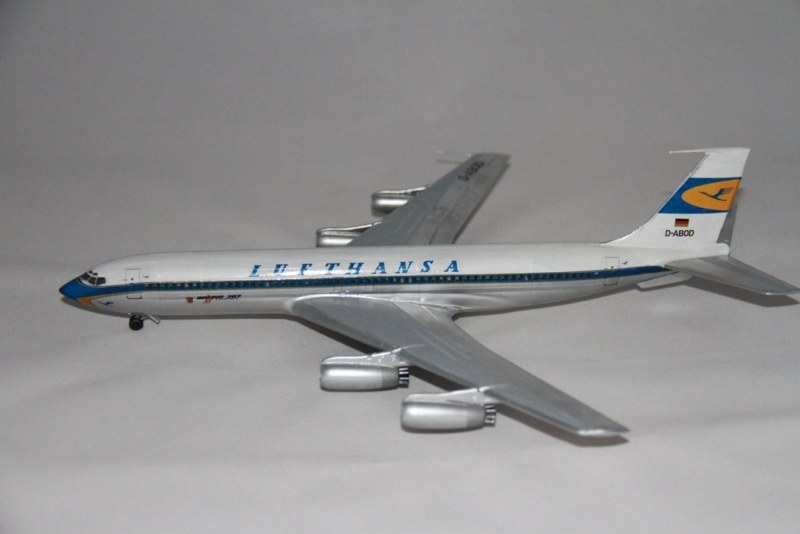 Boeing 707-430