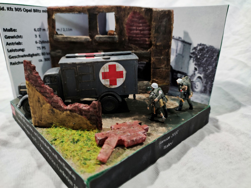 Opel Blitz Kfz. 305 Sanitätsfahrzeug