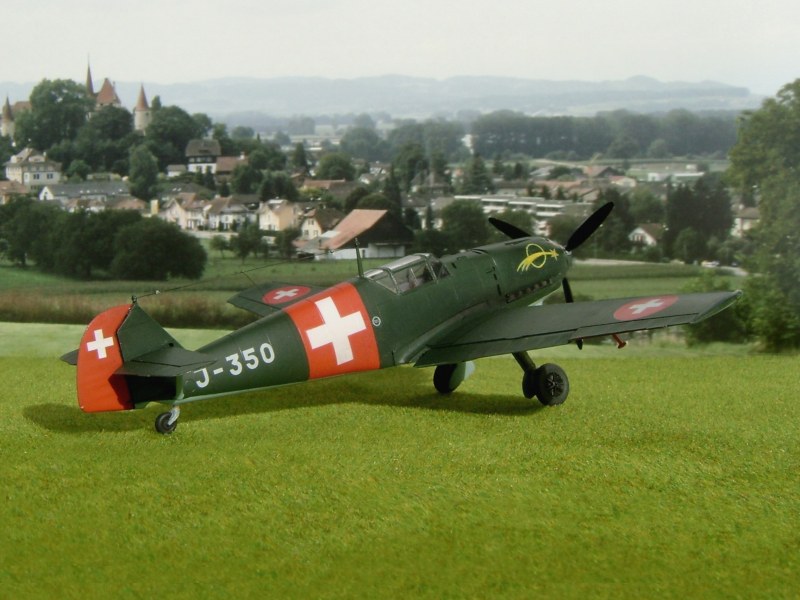Modell Messerschmitt Me 109 E-3 J-350 der Schweizer Fliegertruppe Fl Kp 9 / Avenches 1941