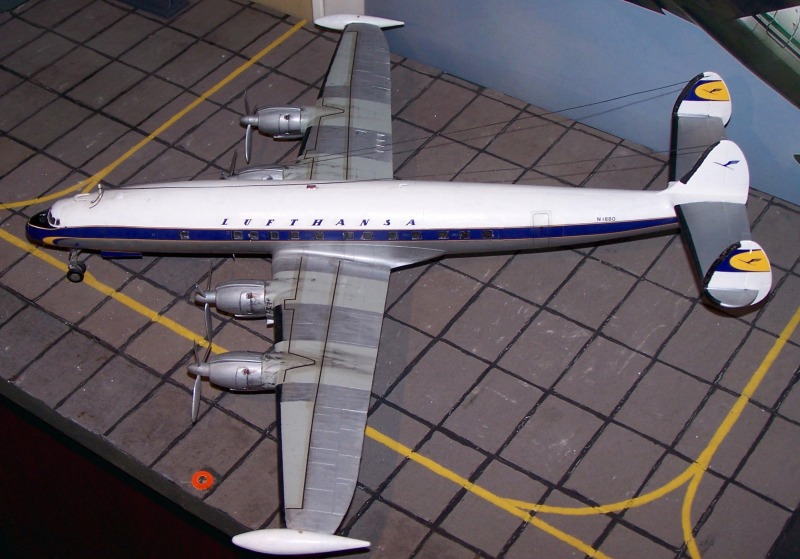 Lockheed L-1049H, Heller 1:72 von Wolfgang Warnholtz