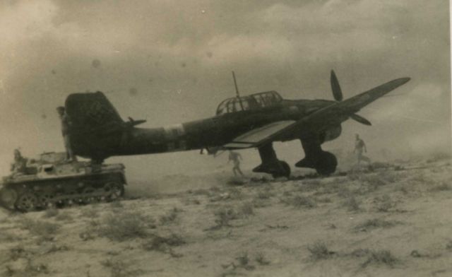 Maquette Avion Junkers JU 87 R-2 Stuka Heller 1/48 - Occasion