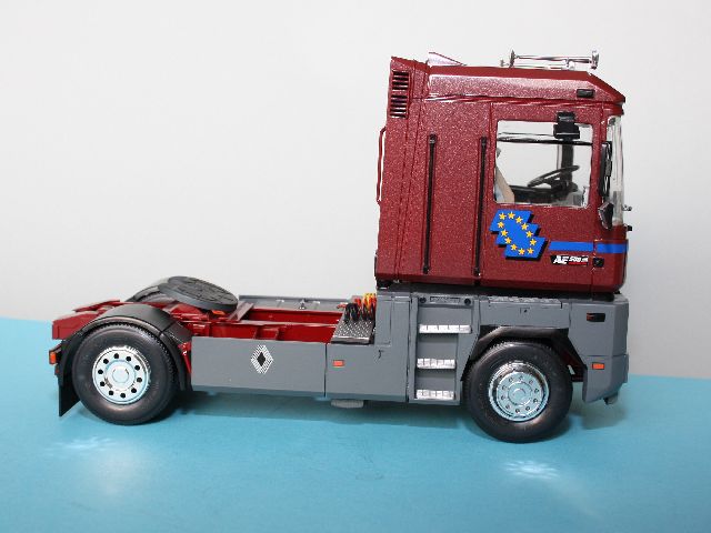 Renault AE Magnum 500