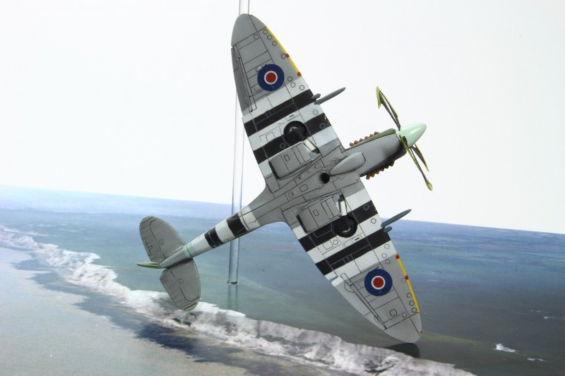 Supermarine Spitfire Mk XIV gegen Fi 103/V1