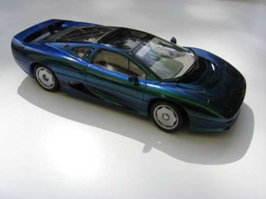 Jaguar XJ220