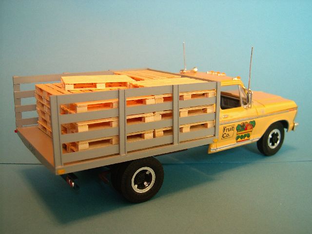 1975 Ford F-350 Stake Truck