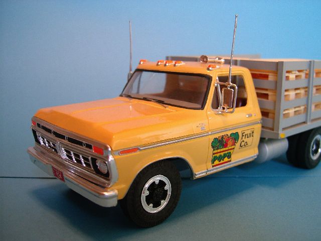 1975 Ford F-350 Stake Truck