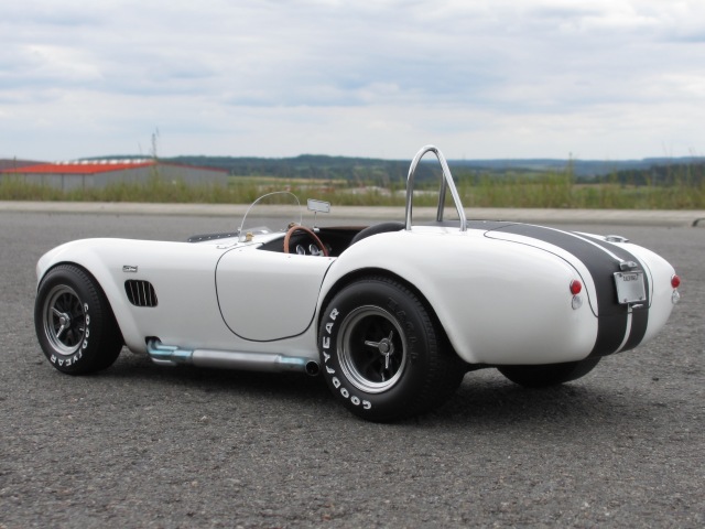 AC Cobra 427