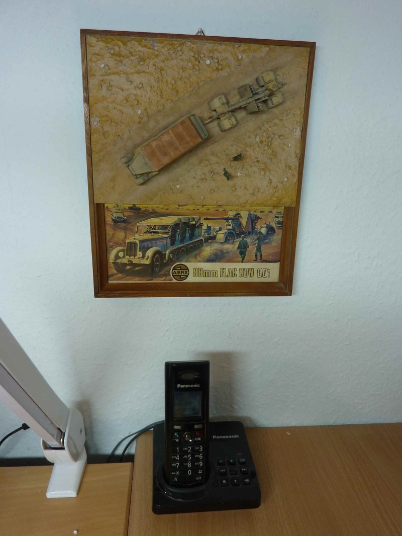 Ja, es hängt bei mir an der Wand!