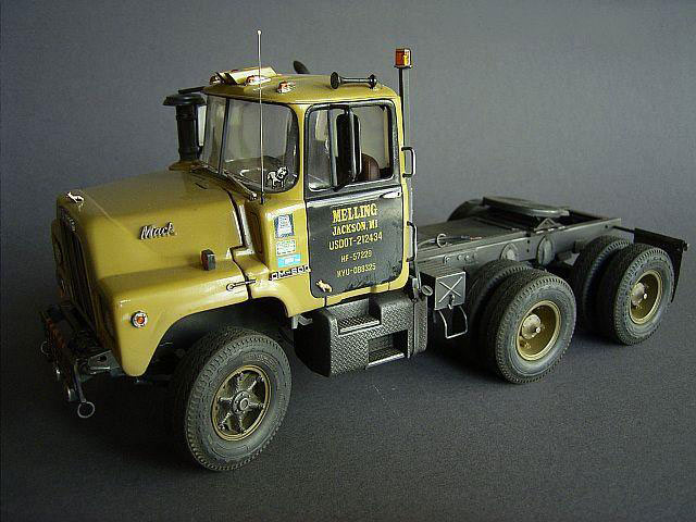 Mack DM 600