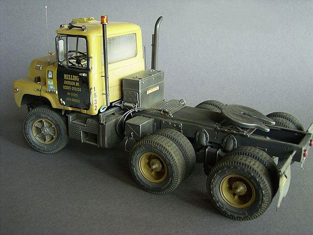 Mack DM 600