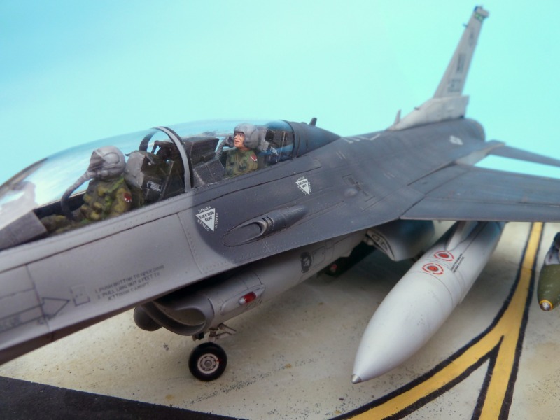 General Dynamics F-16DG