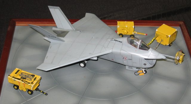 Boeing X-32 1:72