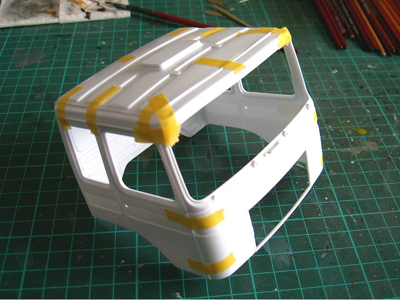 Die Außenhaut des Fahrerhauses ist verklebt