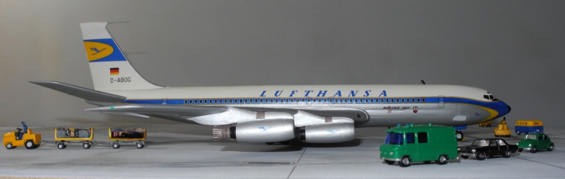 Boeing 707-430