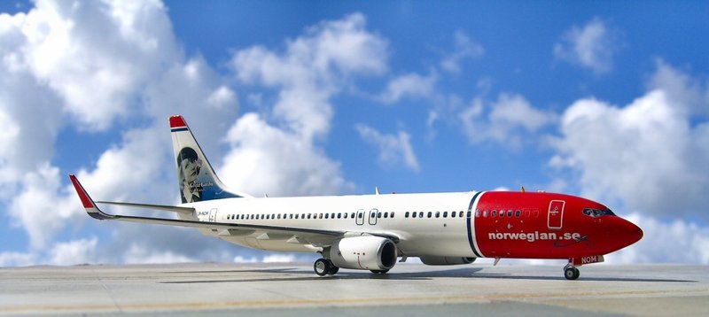 Boeing 737-86N