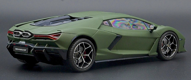 Lamborghini Revuelto