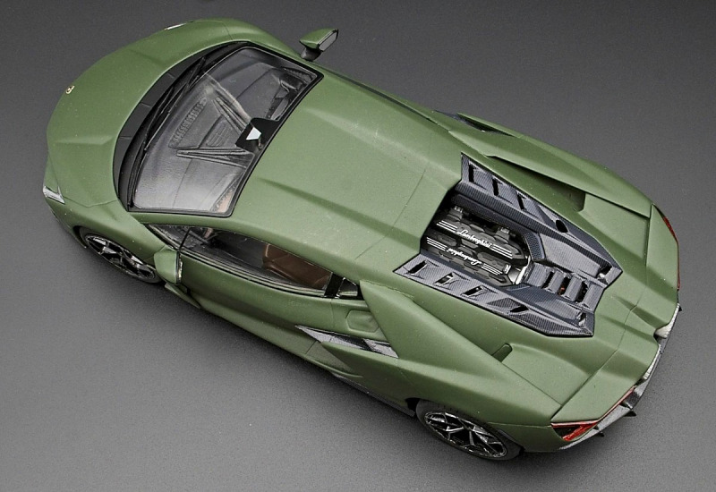 Lamborghini Revuelto