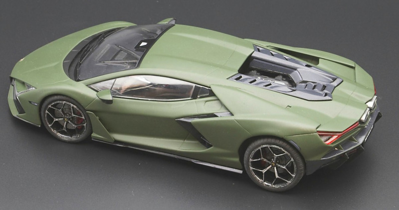 Lamborghini Revuelto