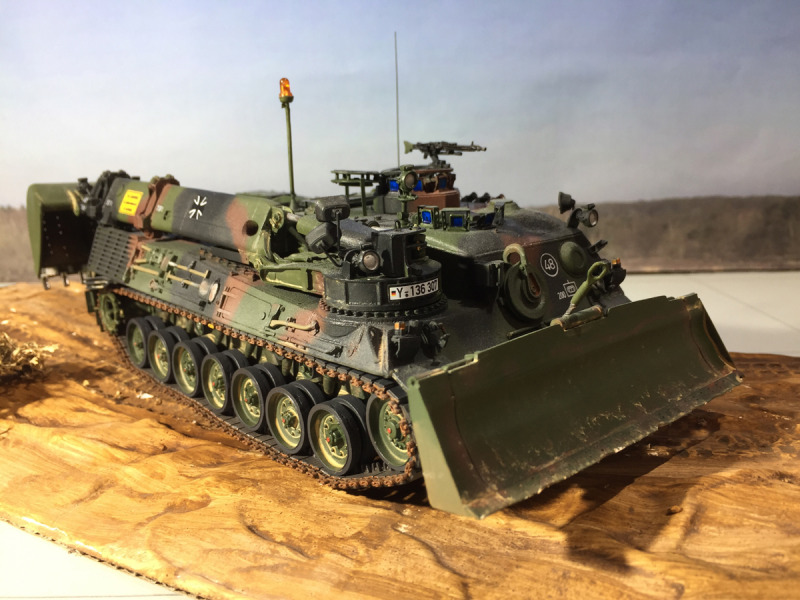 Dachs инженерная машина