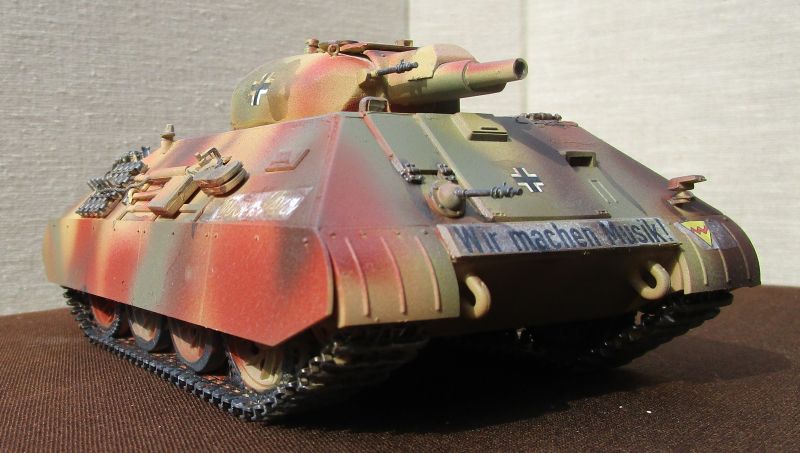 Kleiner schwerer Panzer mit Gußturm