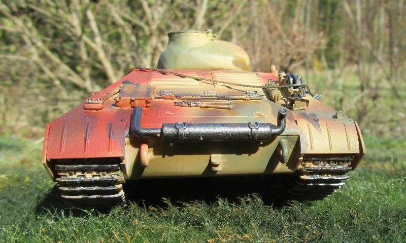 Kleiner schwerer Panzer mit Gußturm